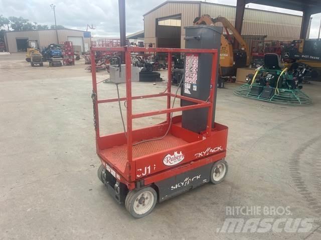 SkyJack SJ16 Vertical mast lifts