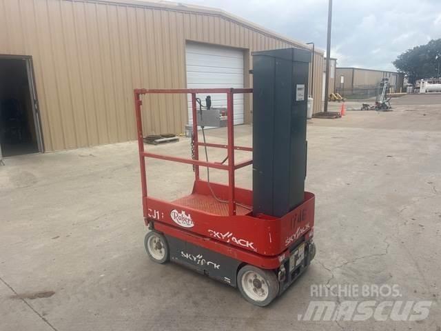 SkyJack SJ16 Vertical mast lifts