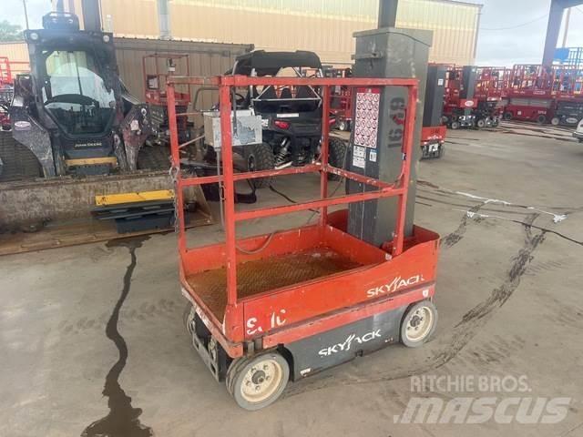 SkyJack SJ16 Vertical mast lifts