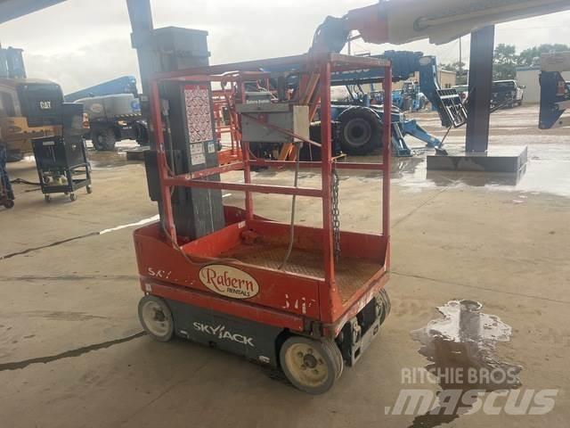 SkyJack SJ16 Vertical mast lifts