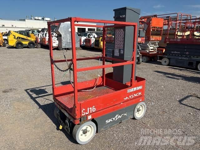 SkyJack SJ16 Vertical mast lifts