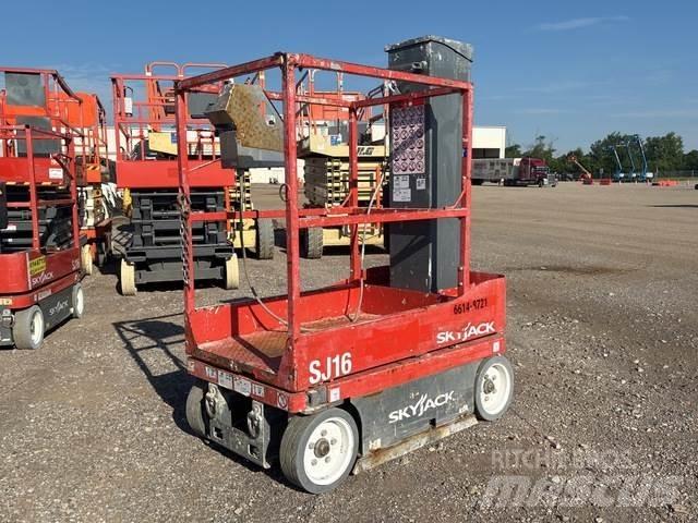 SkyJack SJ16 Vertical mast lifts