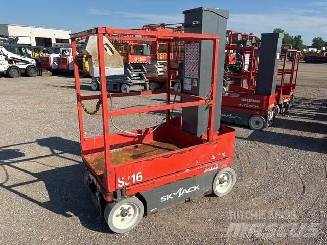 SkyJack SJ16 Vertical mast lifts