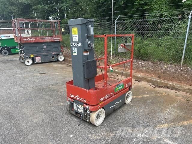 SkyJack SJ16 Vertical mast lifts