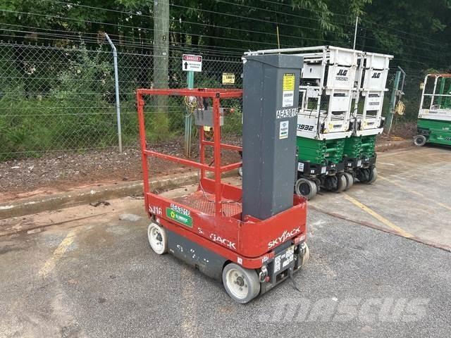SkyJack SJ16 Vertical mast lifts