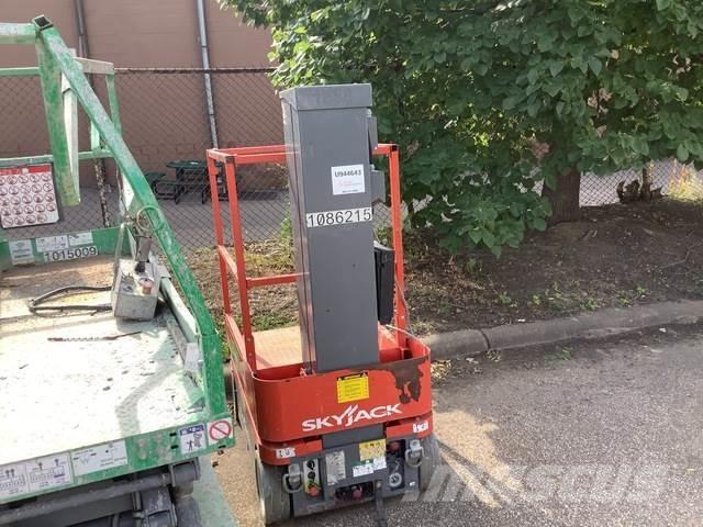 SkyJack SJ16 Vertical mast lifts