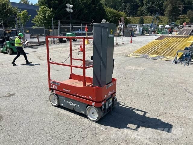 SkyJack SJ16 Vertical mast lifts