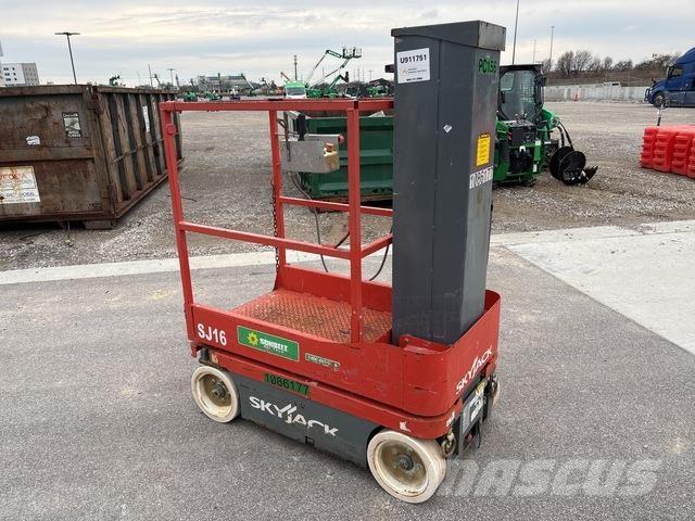 SkyJack SJ16 Vertical mast lifts