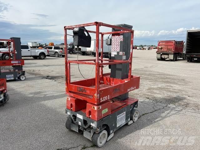 SkyJack SJ20E Vertical mast lifts