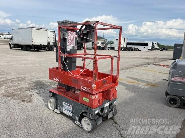 SkyJack SJ20E Vertical mast lifts