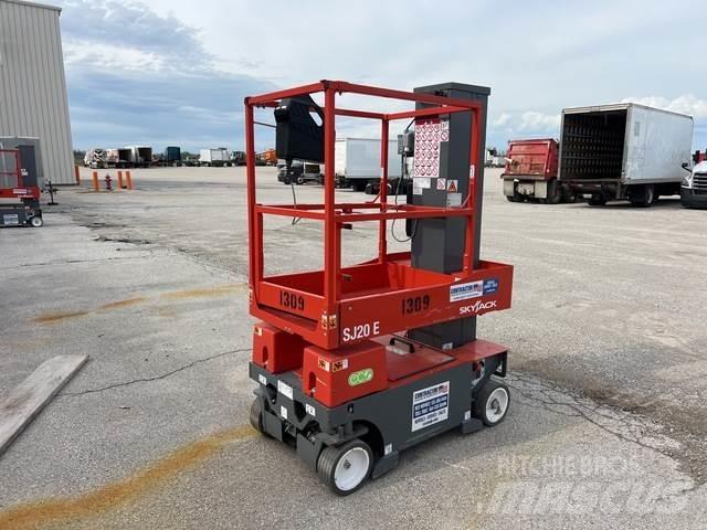 SkyJack SJ20E Vertical mast lifts