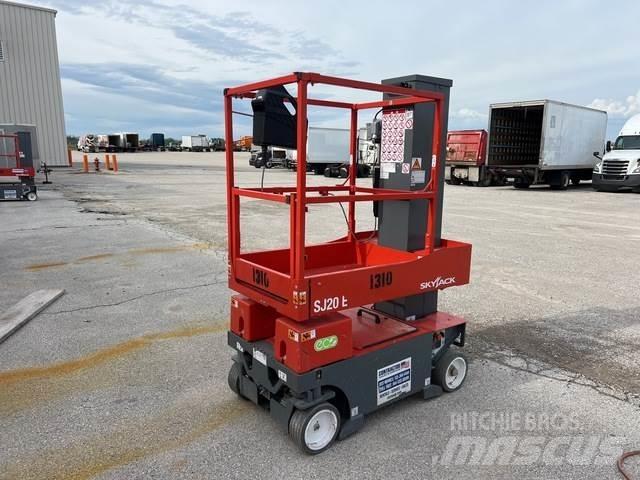 SkyJack SJ20E Vertical mast lifts