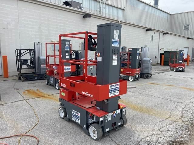 SkyJack SJ20E Vertical mast lifts