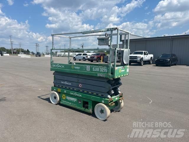SkyJack SJ3226 Scissor lifts