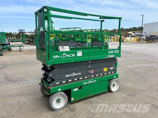 SkyJack SJ3226 Scissor lifts
