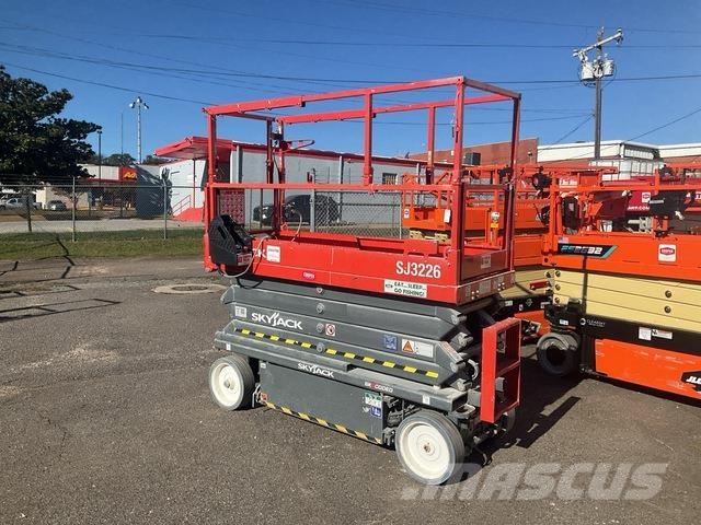 SkyJack SJ3226 Scissor lifts