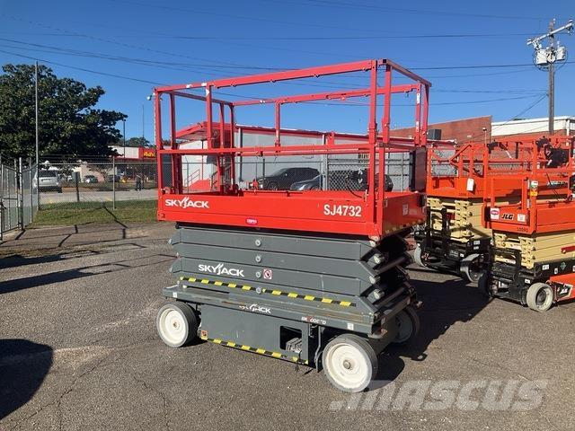 SkyJack SJ4732 Scissor lifts