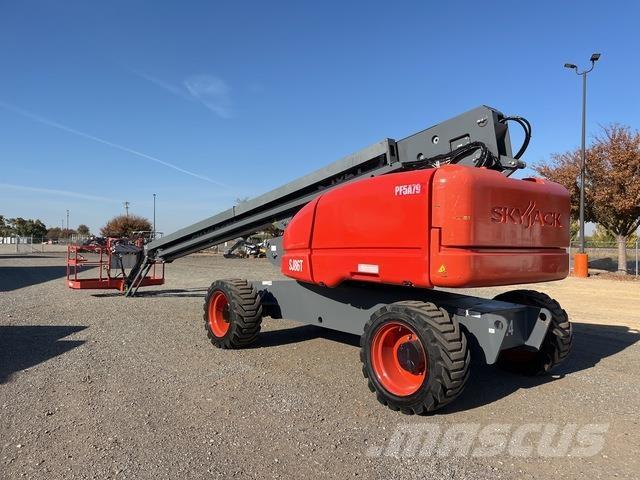 SkyJack SJ86T Articulated boom lifts
