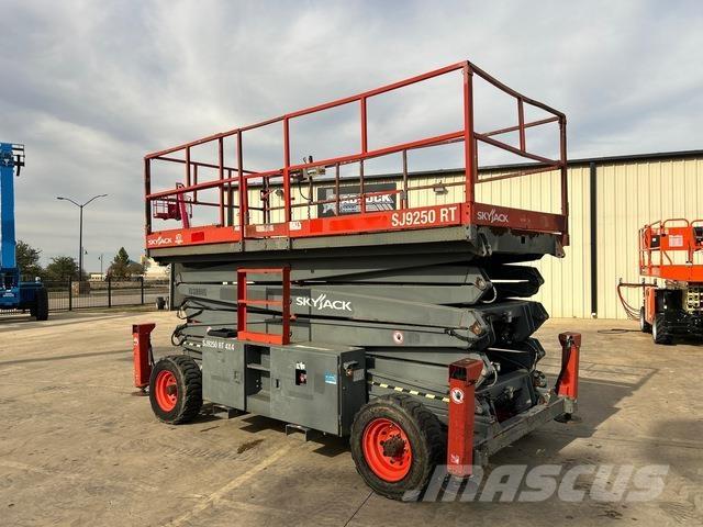 SkyJack SJ9250 Scissor lifts