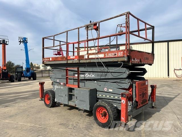 SkyJack SJ9250 Scissor lifts