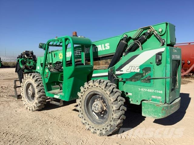 SkyTrak 10042 Telescopic handlers