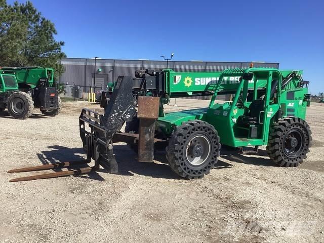 SkyTrak 10054 Telescopic handlers