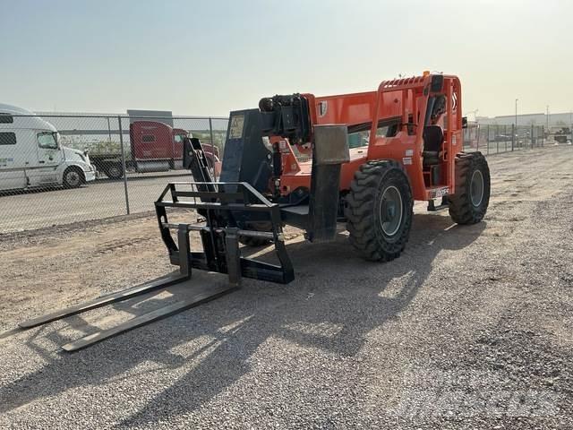 SkyTrak 10054 Telescopic handlers