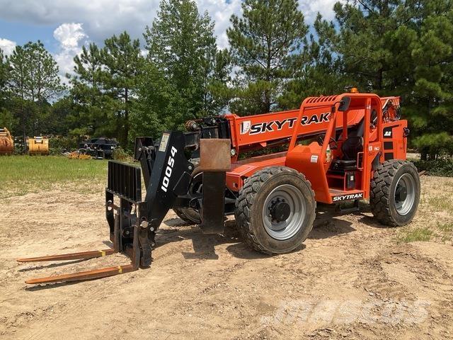 SkyTrak 10054 Telescopic handlers