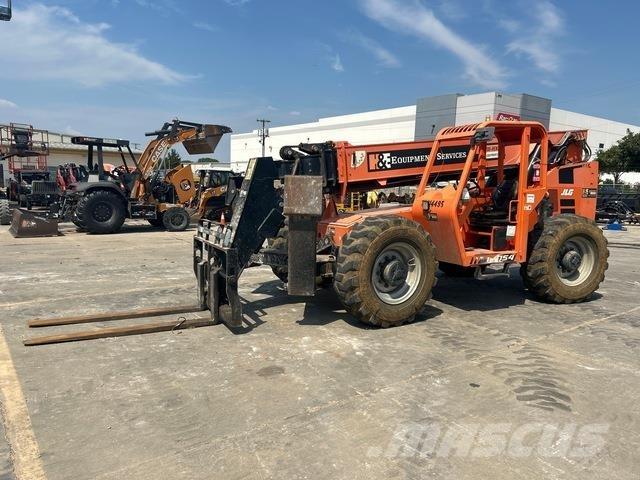 SkyTrak 10054 Telescopic handlers