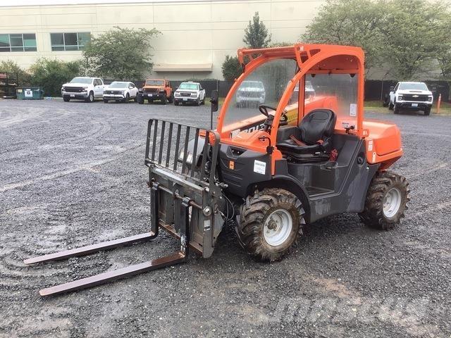 SkyTrak 3013 Telescopic handlers
