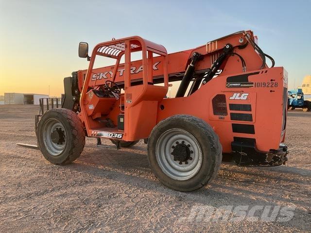 SkyTrak 6036 Telescopic handlers