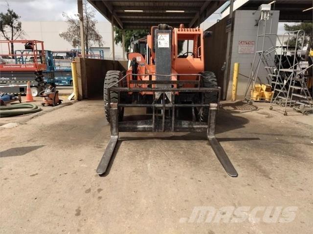 SkyTrak 6042 Telescopic handlers