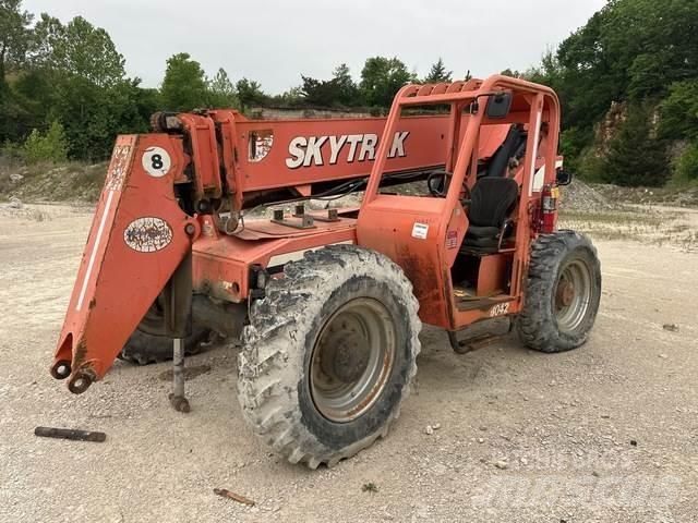 SkyTrak 8042 Telescopic handlers