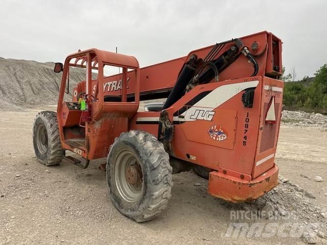 SkyTrak 8042 Telescopic handlers