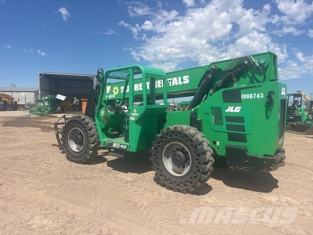 SkyTrak 8042 Telescopic handlers