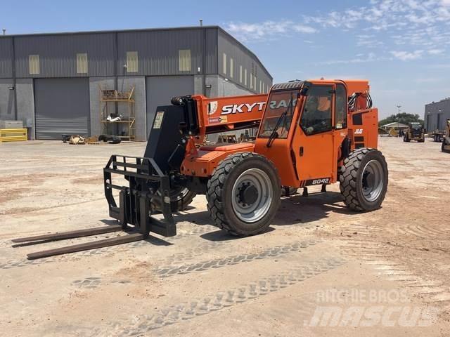 SkyTrak 8042 Telescopic handlers