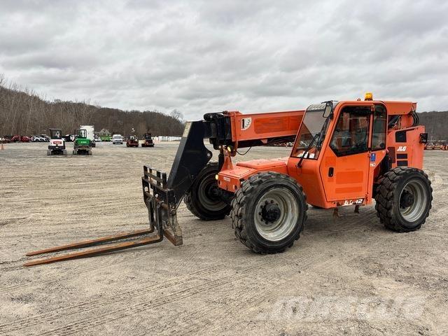 SkyTrak 8042 Telescopic handlers