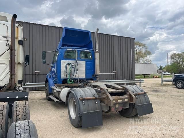 Sterling A9500 Tractor Units