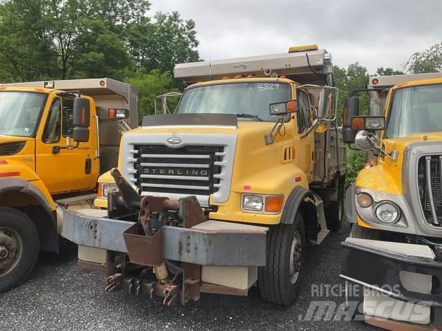 Sterling L8500 Snow blades and plows