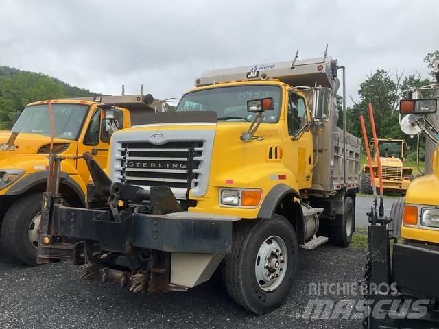 Sterling L8500 Snow blades and plows