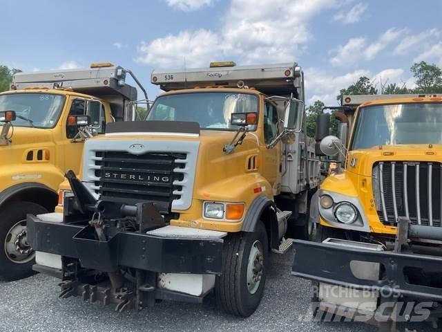 Sterling L8500 Snow blades and plows