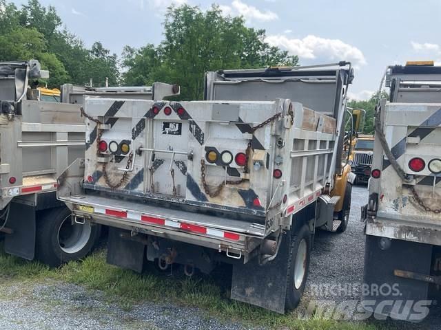 Sterling L8500 Snow blades and plows
