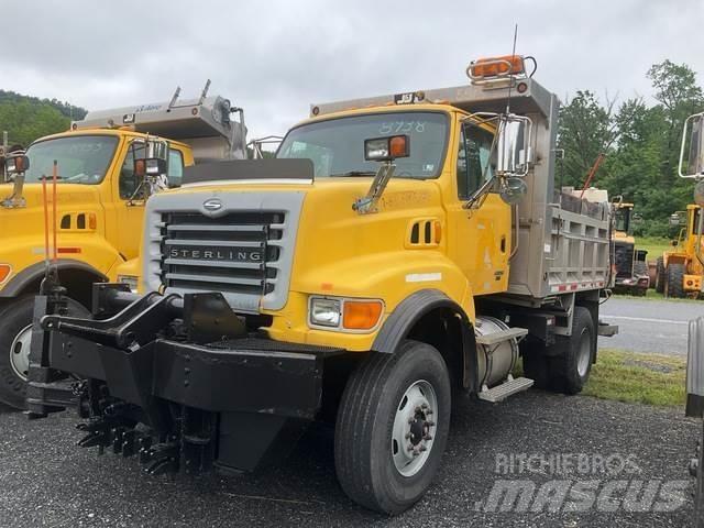 Sterling L8500 Snow blades and plows