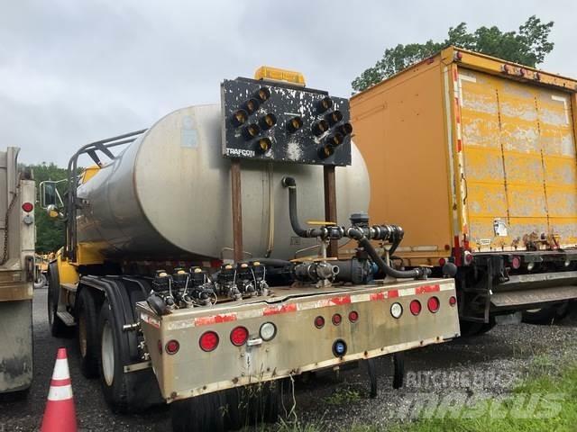 Sterling L9500 Sand and salt spreaders