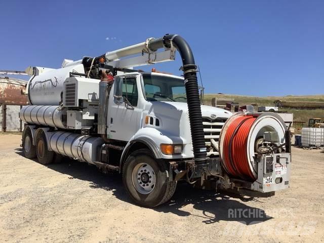 Sterling L9500 Crawler excavators
