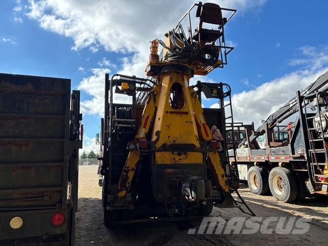 Sterling L9500 Grapples