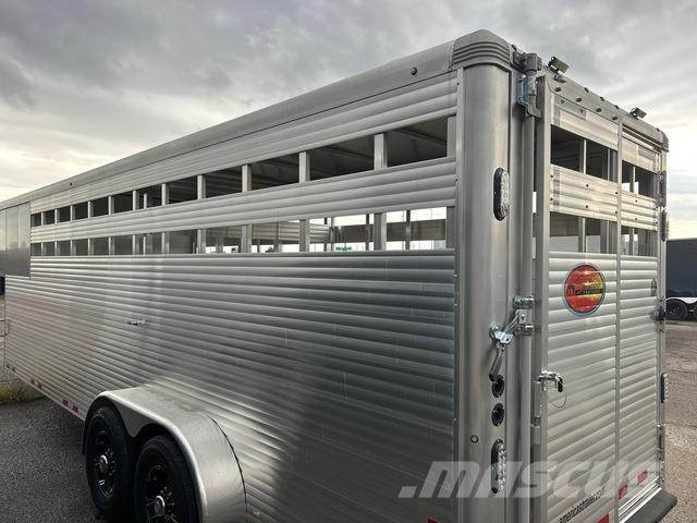 Sundowner  Animal transport trailers