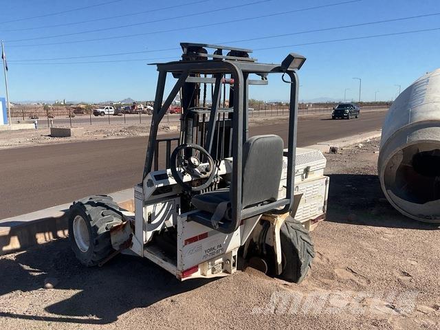  Tailgator 5010 Truck mounted forklifts