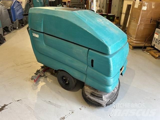 Tennant 5680 Scrubber dryers