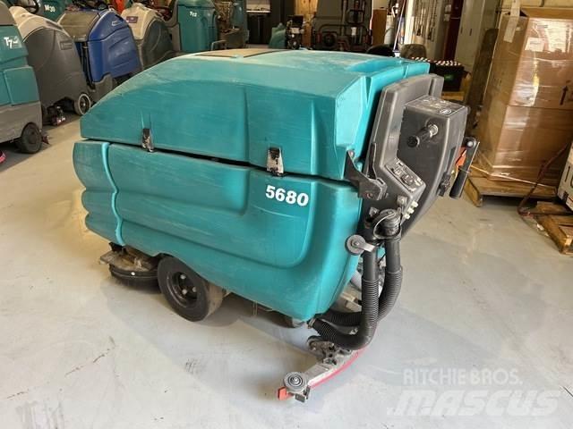 Tennant 5680 Scrubber dryers
